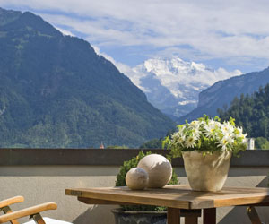 Victoria-Jungfrau-AlpsView300
