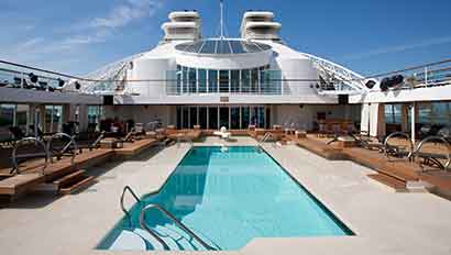 Seabourn Quest pool